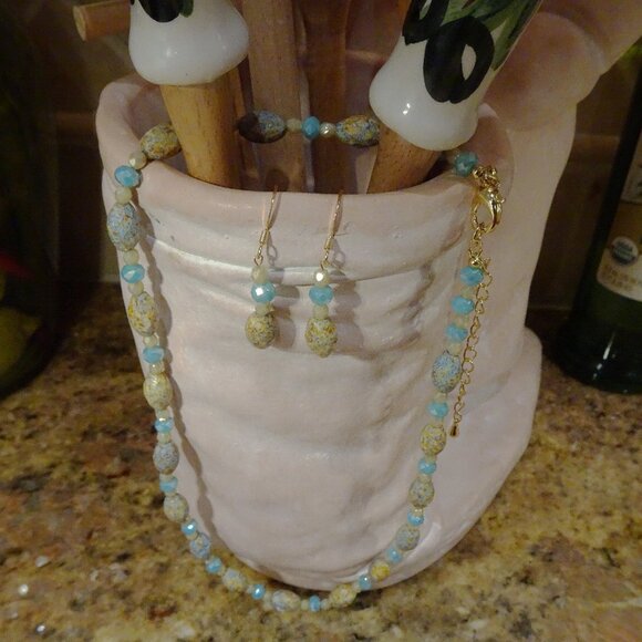 Handmade artisanal necklace & earring set from Czech beads and Austrian crystals - Picture 9 of 9